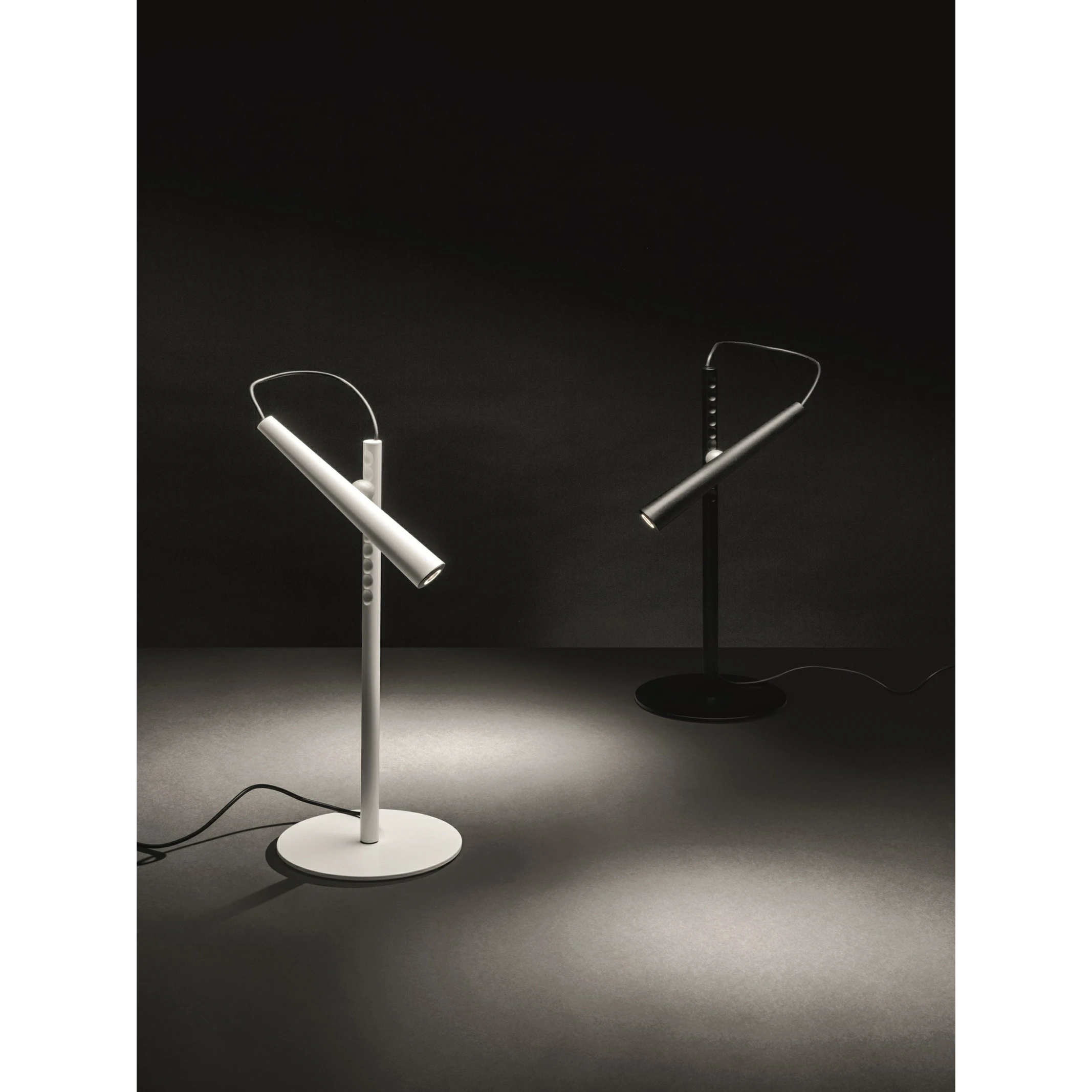 Foscarini magneto table lamp discount
